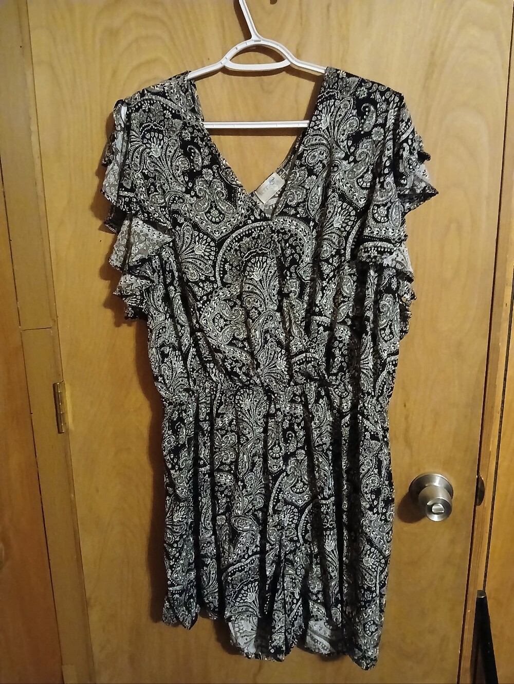 Black and White Paisley    Inv#2010